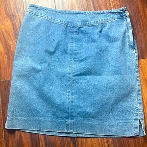 Ralph Lauren denim mini skirt vintage, size 10 Petite, side zipper